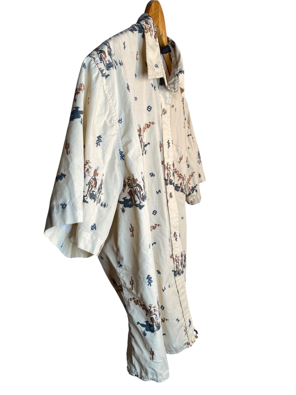 Vintage Roper Cream Short-Sleeve Western Print Button-Down Shirt UNISEX - Picture 4 of 6